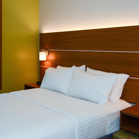 Holiday Inn Express Hotel & Suites New Boston By Ihg Екстер'єр фото